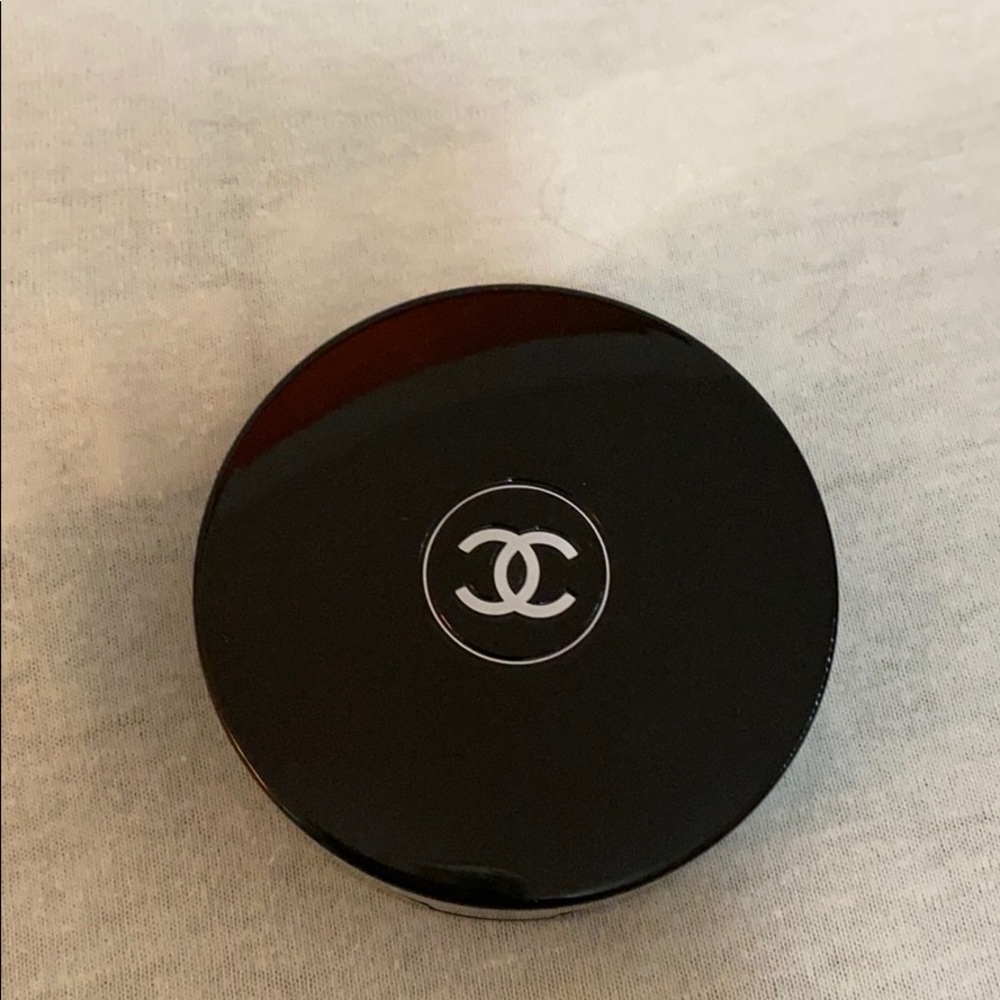 CHANEL VITALUMIÈRE AQUA COMPACT SPF 15 BNWOB